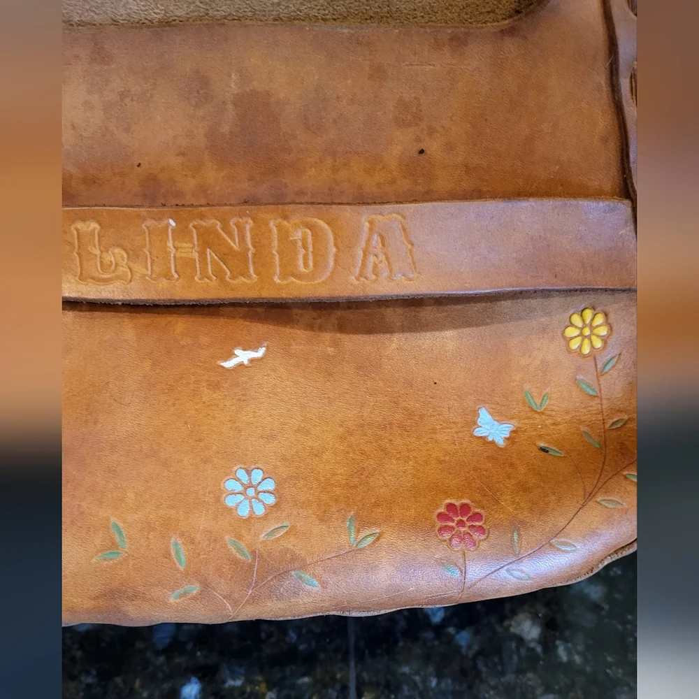Vintage Tan Tooled Leather Purse with Embossed Flowers, Birds, and Butterflies - Picture 10 of 15